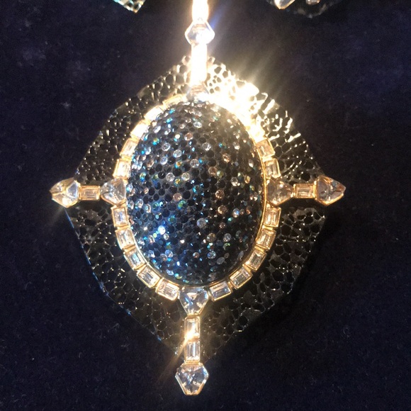 Authentic Swarovski Collar Necklace. With Big detachable brooch - Picture 5 of 12